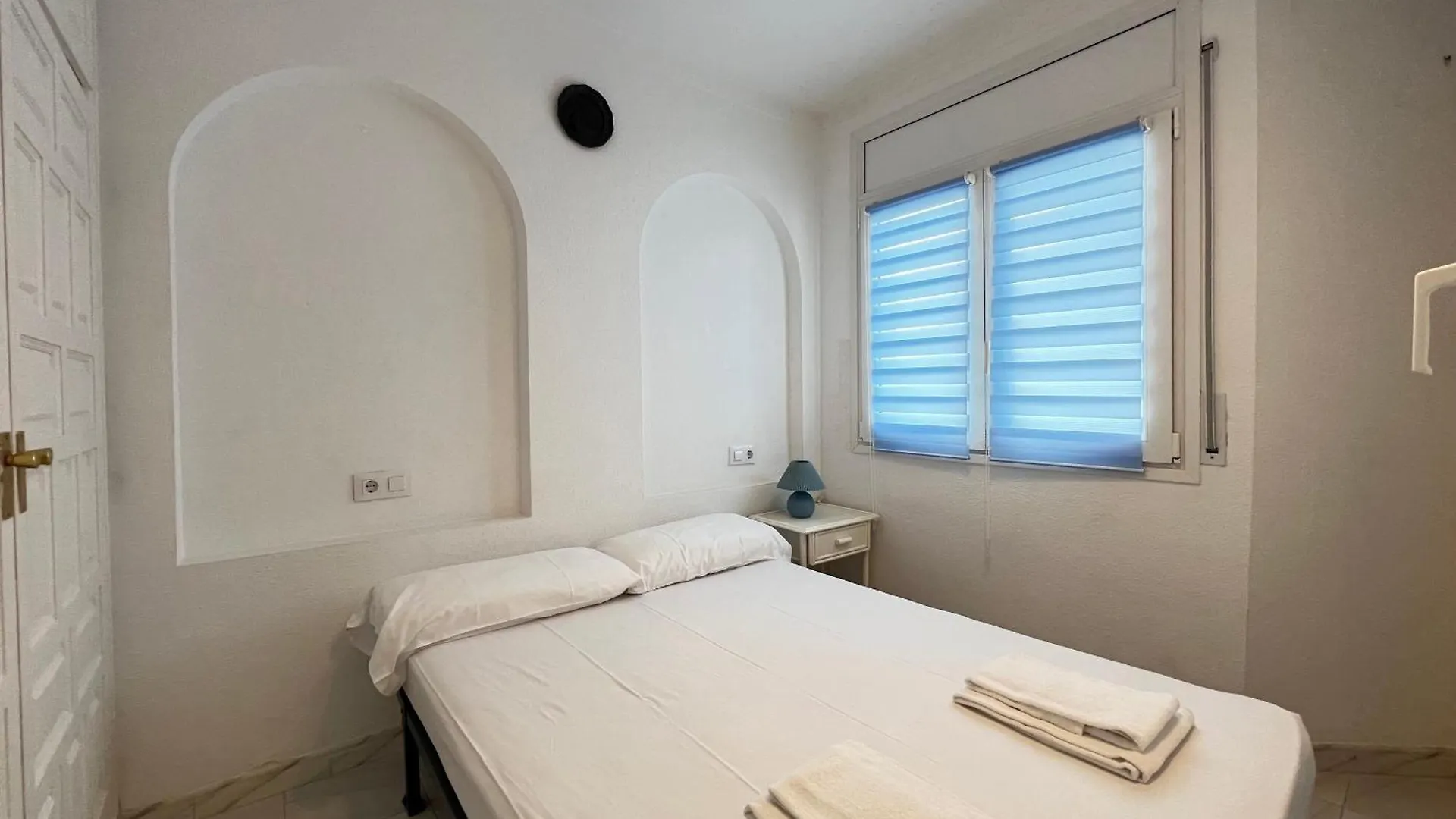 Apartamento C Frente Al Canal Con Terraza Empuriabrava Apartment